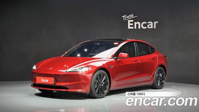 Tesla Model 3 2024