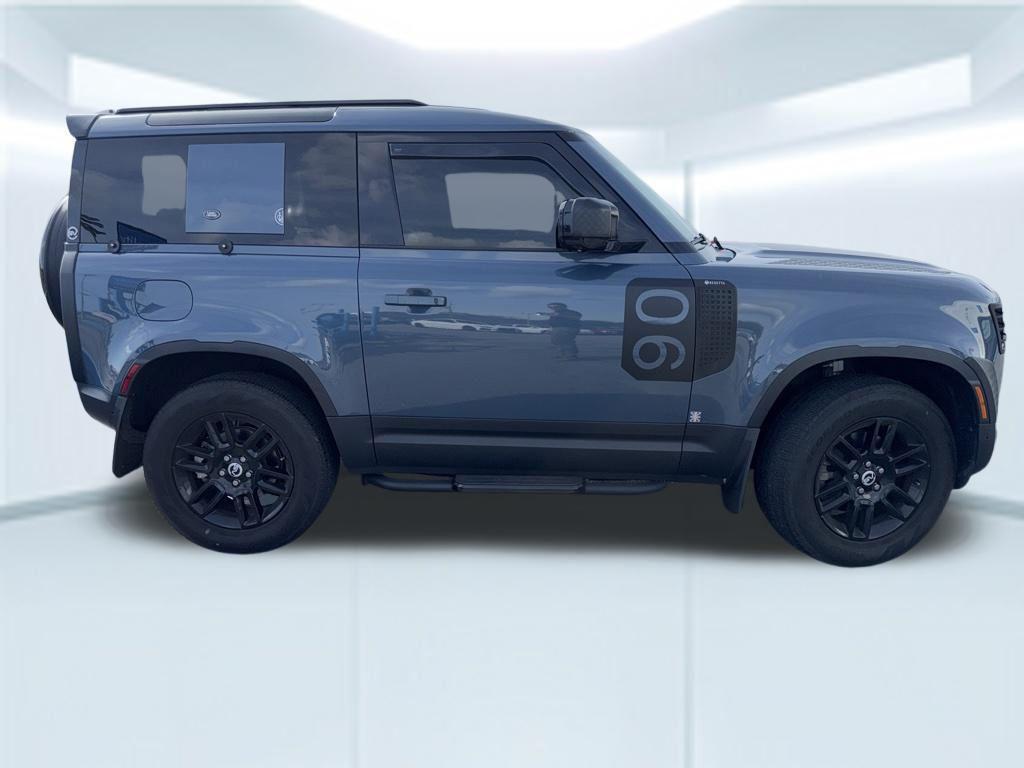 Land Rover Defender 2023