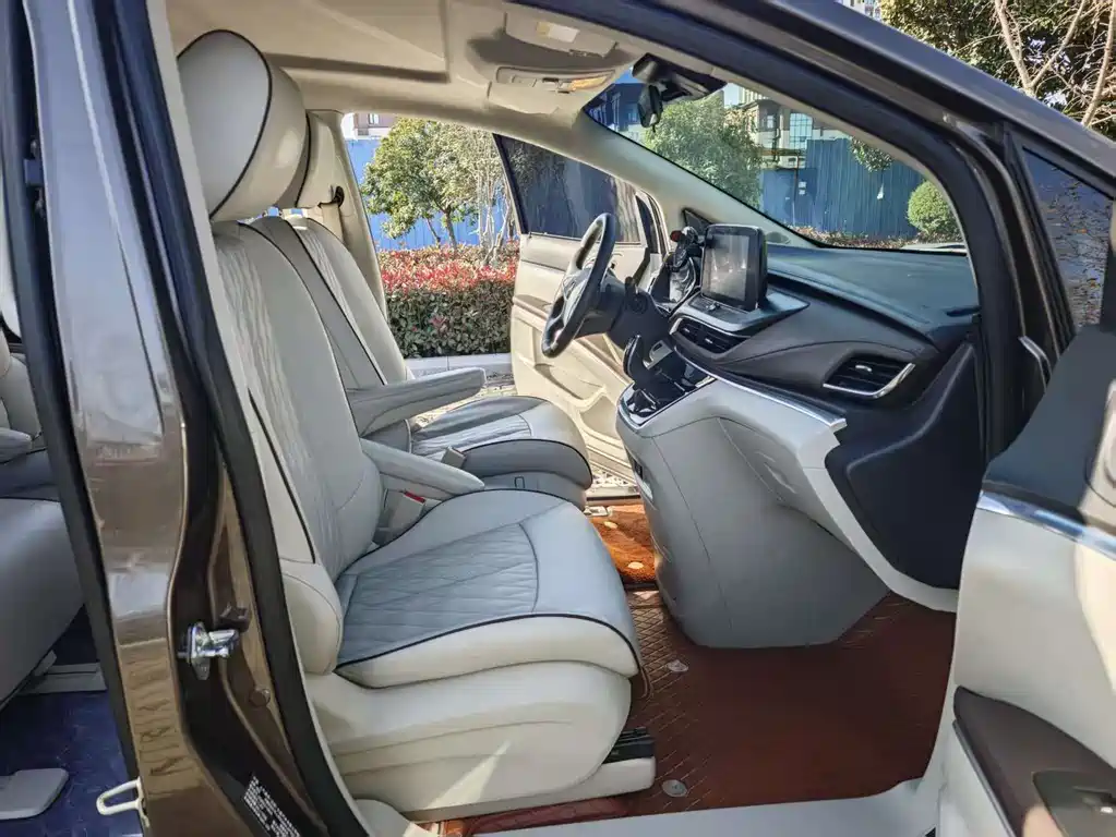 Buick GL8 2023