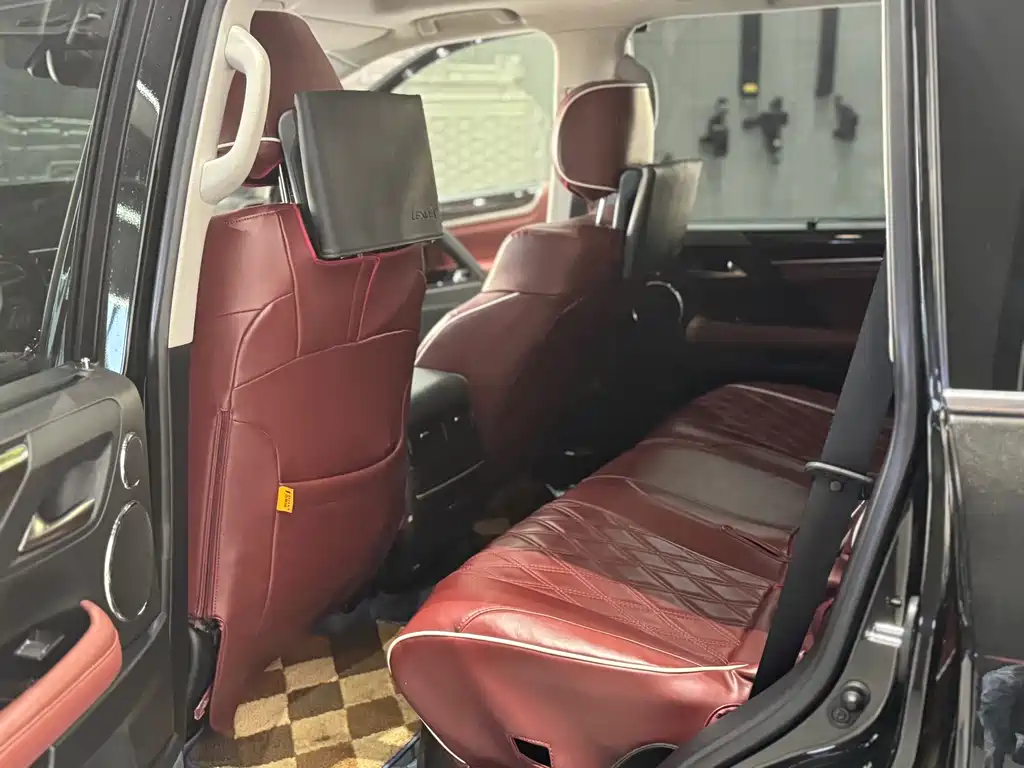 Lexus LX 2022