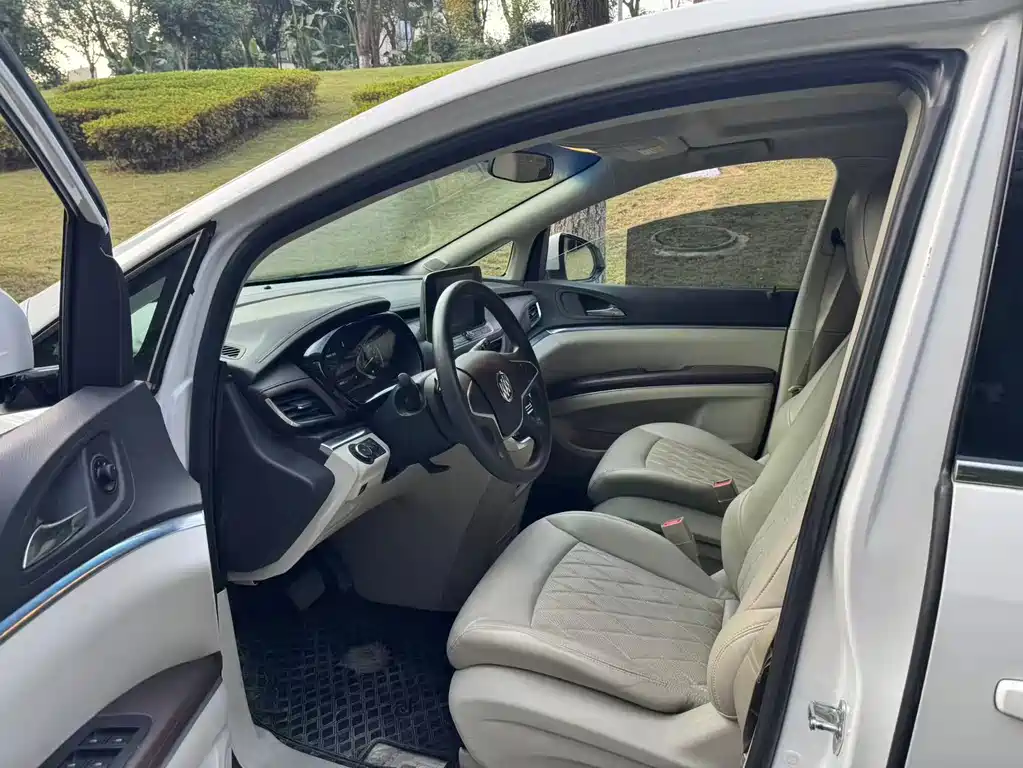Buick GL8 2021