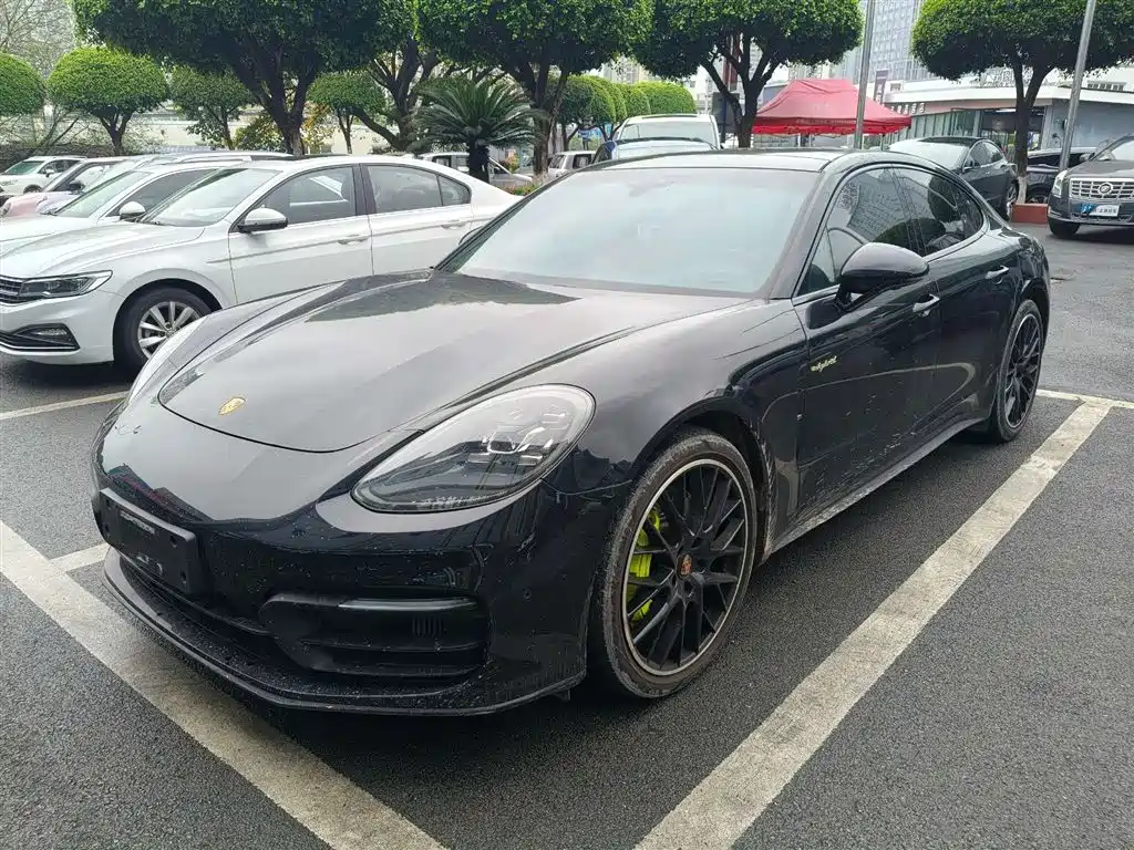 Porsche Panamera 2022