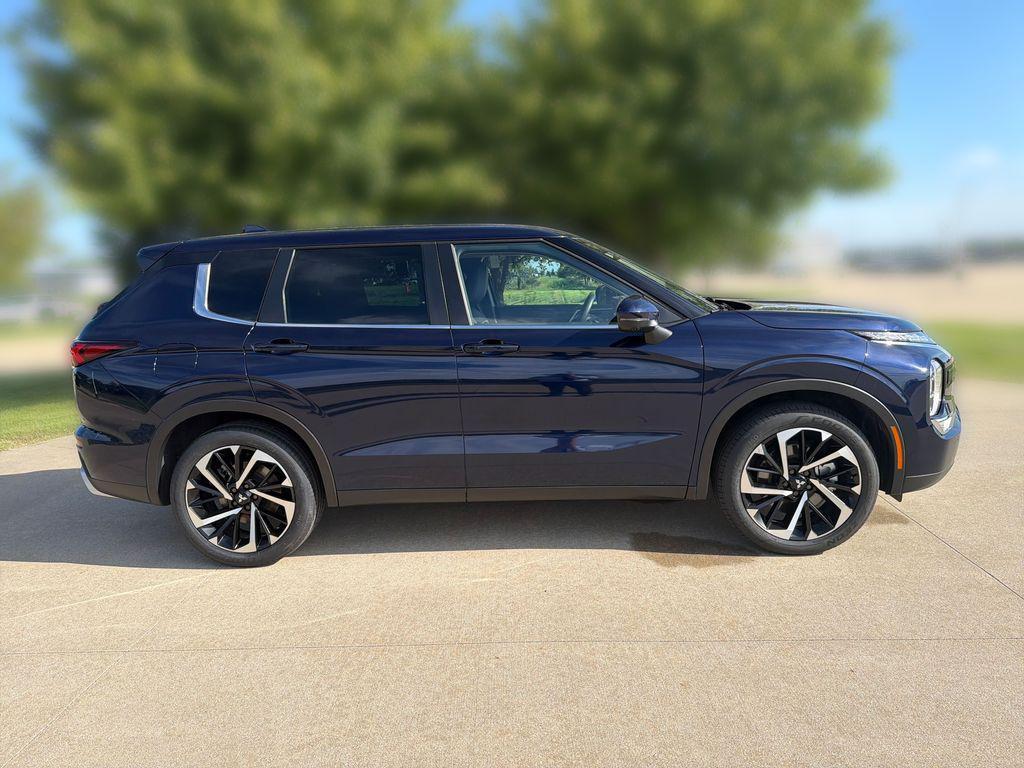 Mitsubishi Outlander 2023