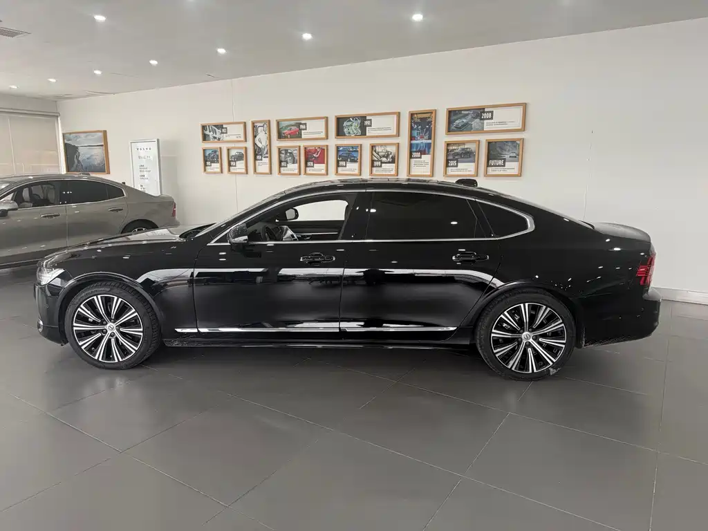 Volvo S90 2022