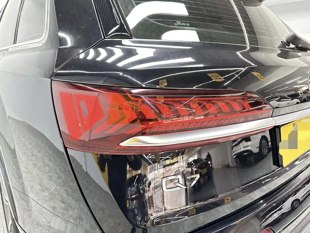 Audi Q7 2021