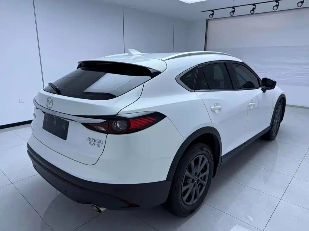 Mazda CX-4 2023