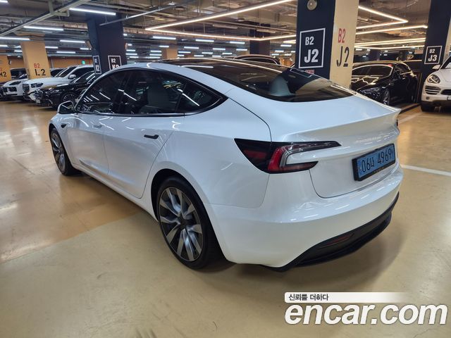 Tesla Model 3 2024