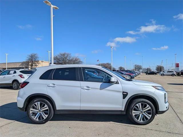 Mitsubishi Outlander Sport 2024