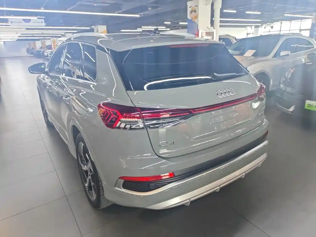 Audi Q4 e-tron 2023