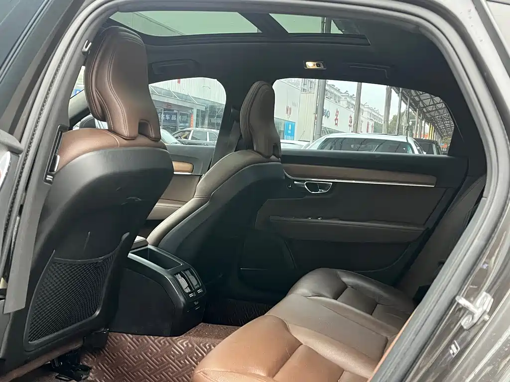 Volvo S90 2021