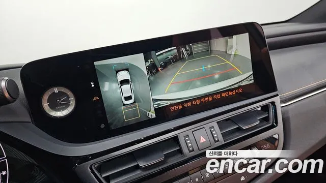 Lexus ES 2024