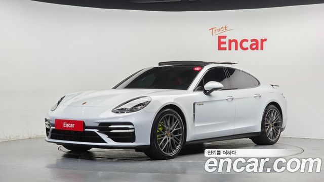 Porsche Panamera 2022