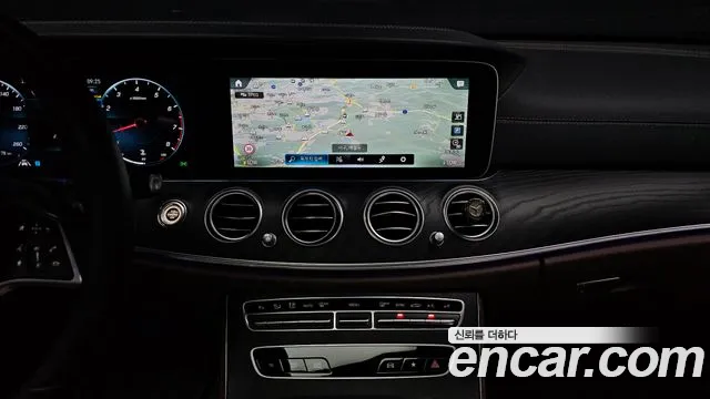 Mercedes-Benz E-Класс 2023