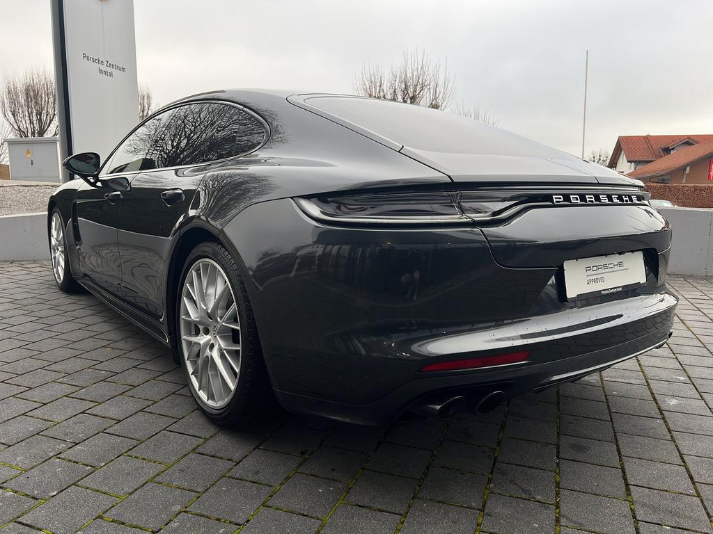 Porsche Panamera 2022