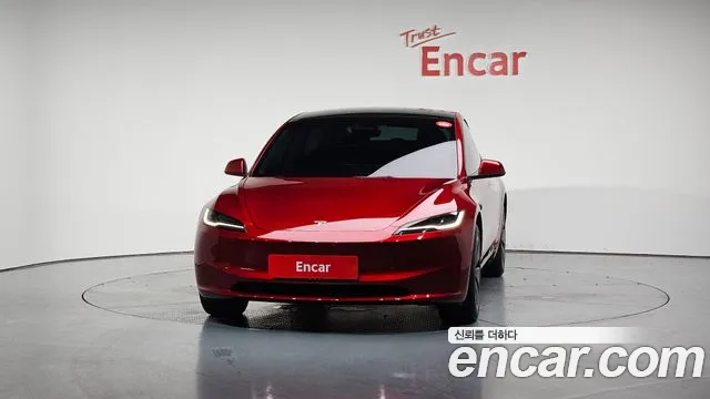 Tesla Model 3 2024