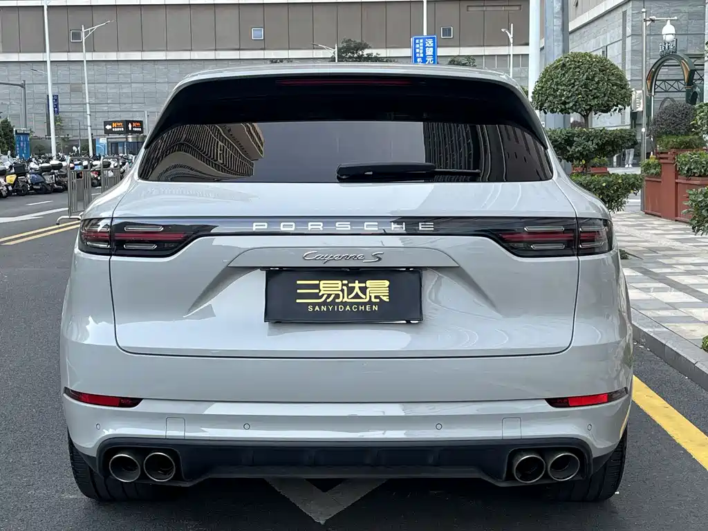 Porsche Cayenne 2022