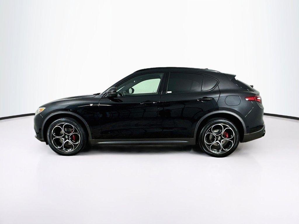 Alfa Romeo Stelvio 2023