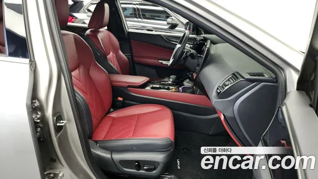 Lexus NX 2025