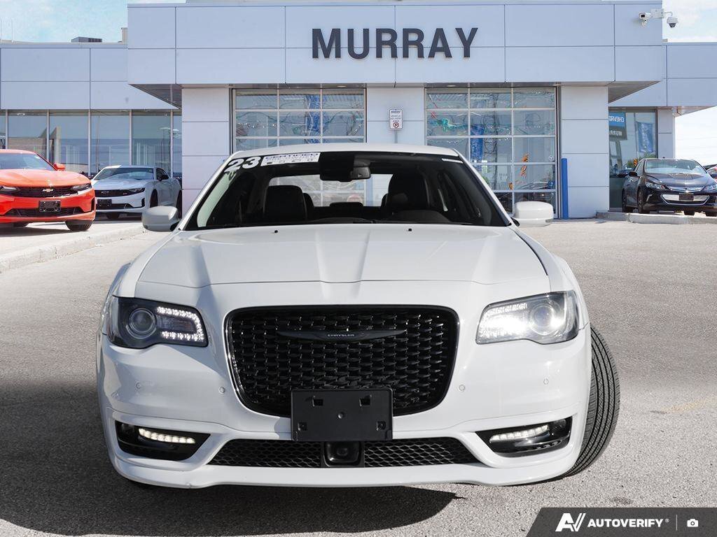 Chrysler 300 2023