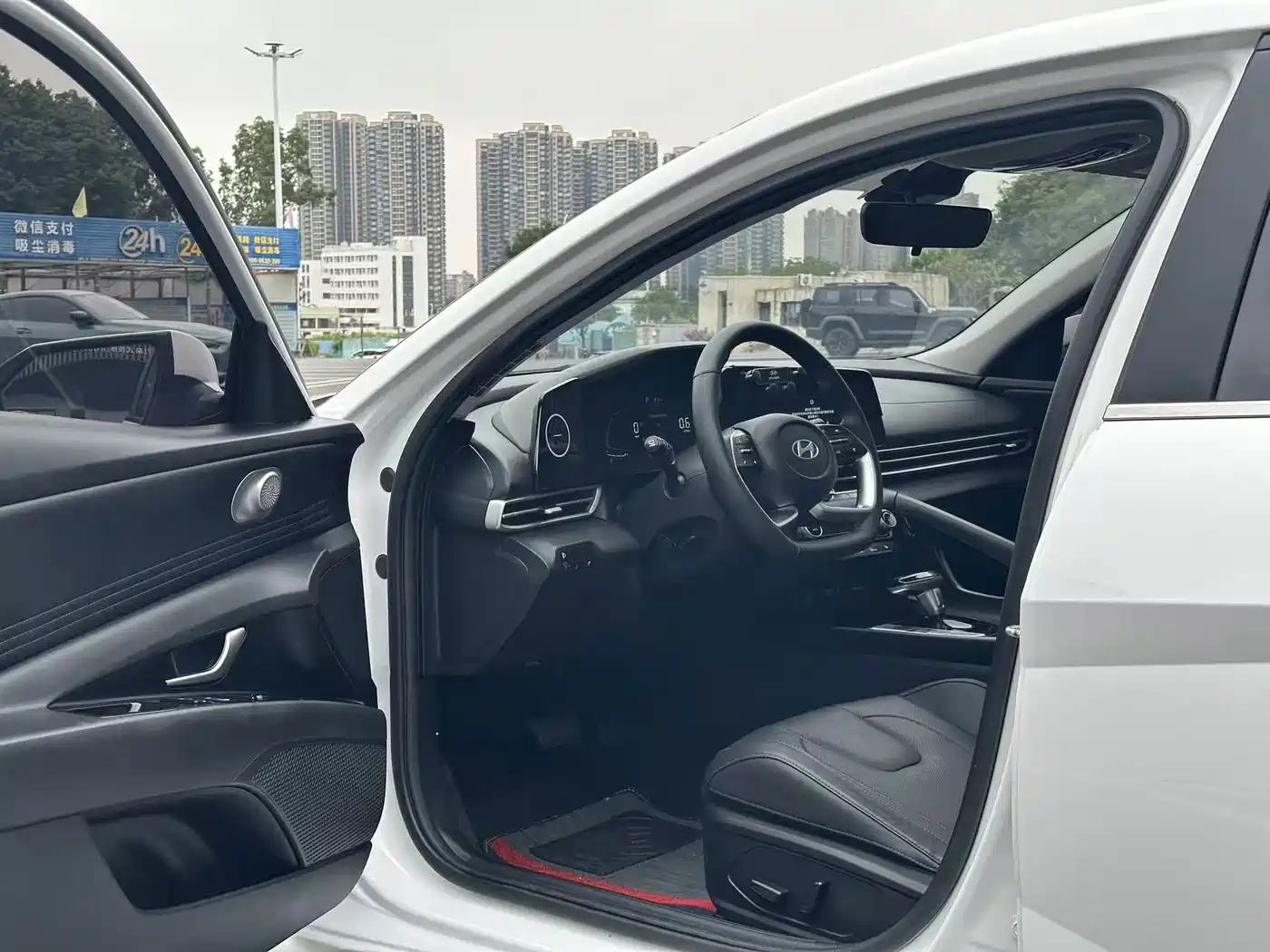 Hyundai Elantra 2024