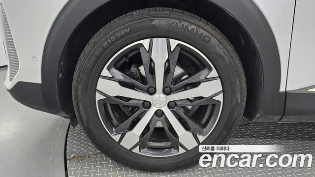 Peugeot 5008 2021