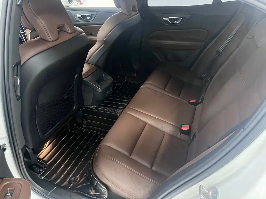 Volvo S60 2024