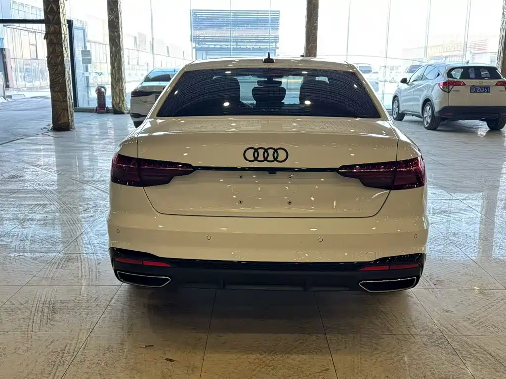 Audi A4 2023
