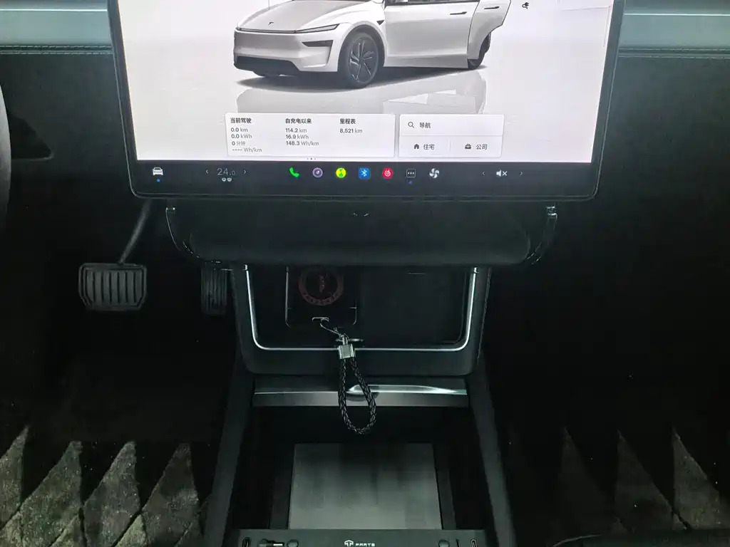 Tesla Model Y 2025