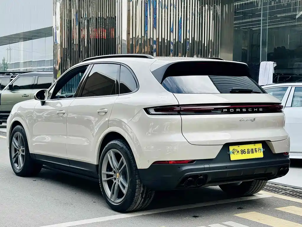 Porsche Cayenne 2024