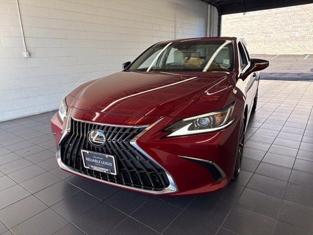 Lexus ES 2025