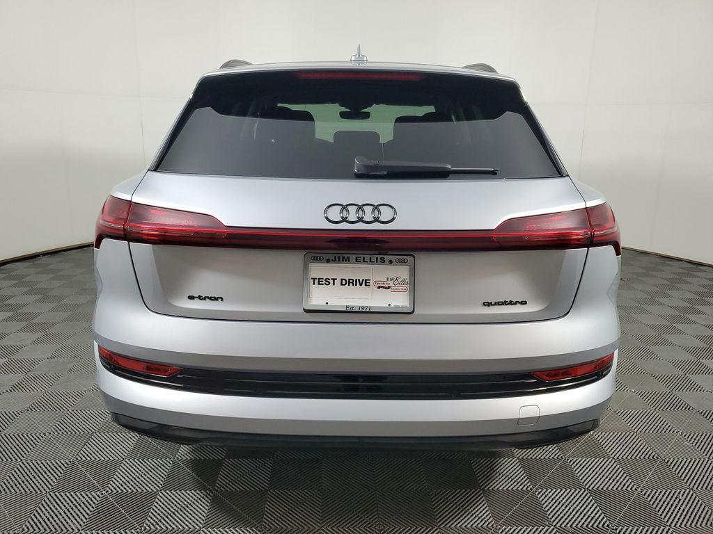 Audi e-tron 2023