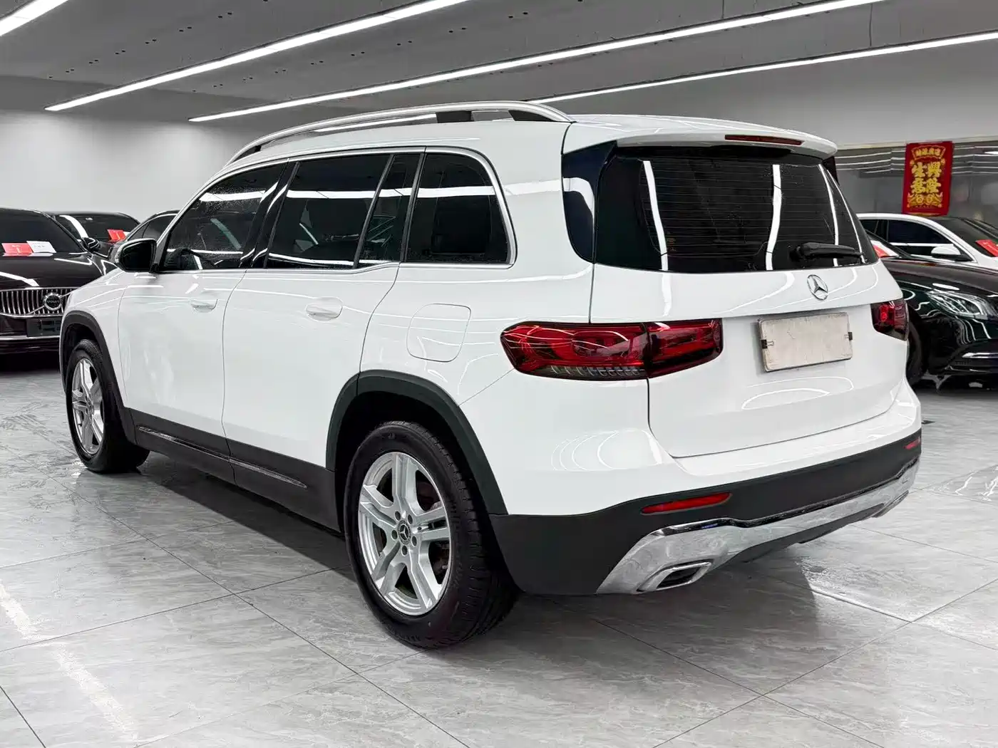 Mercedes-Benz GLB 2023