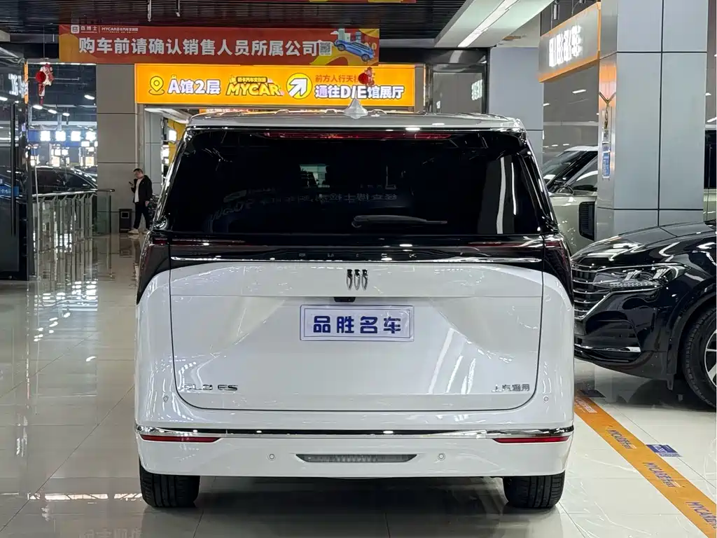 Buick GL8 2025