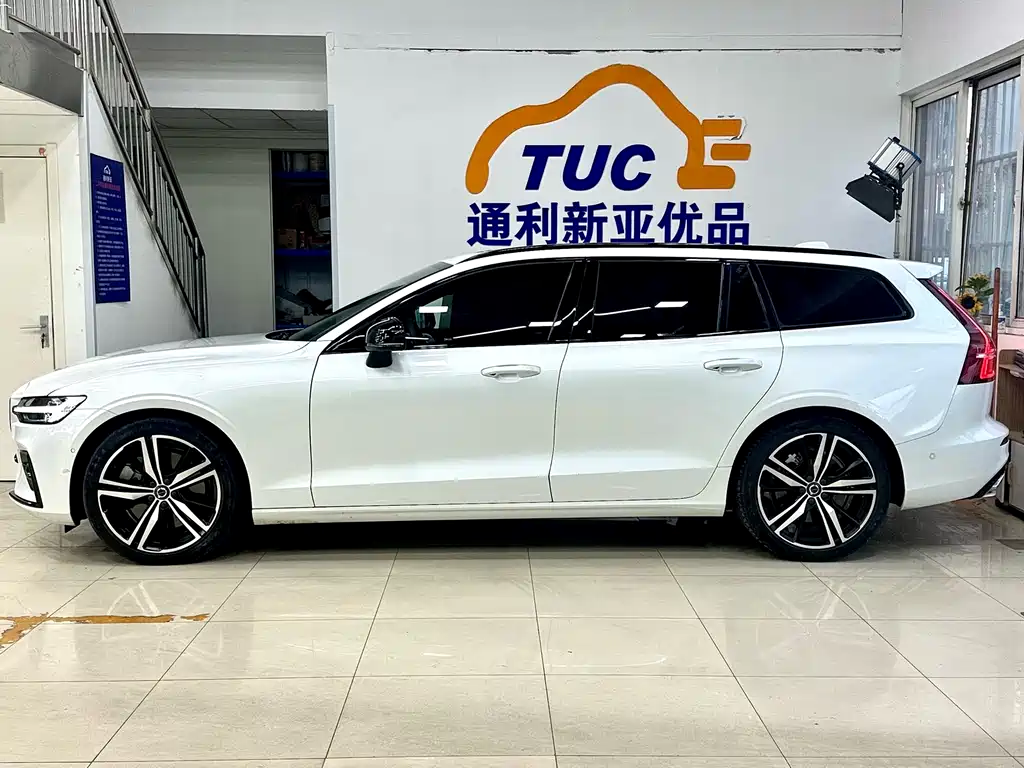 Volvo V60 2021