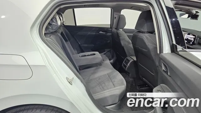 Volkswagen Golf 2024