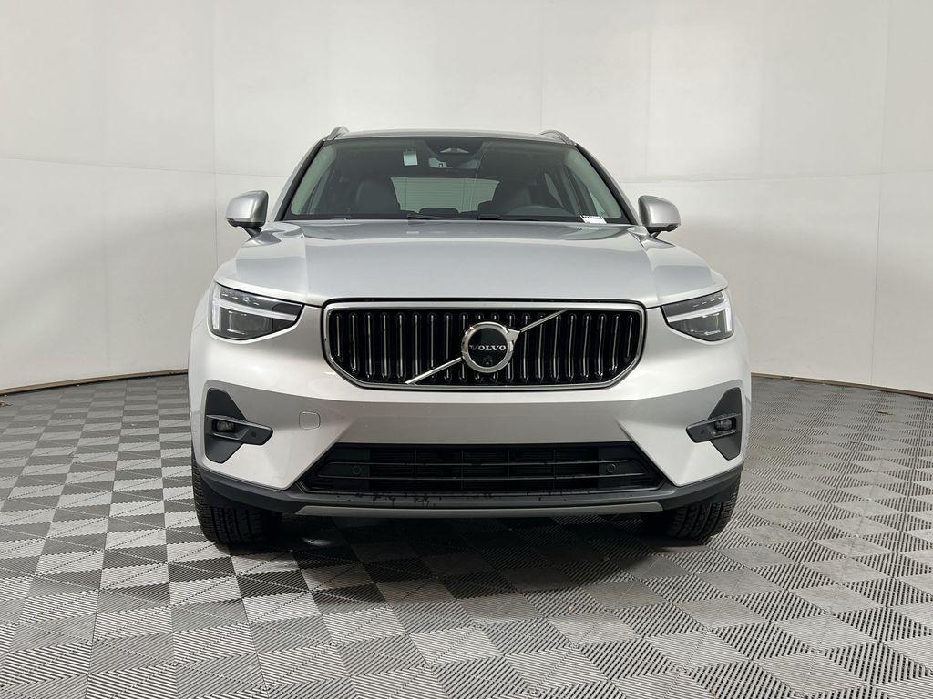 Volvo XC40 2025