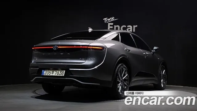 Toyota Crown 2023