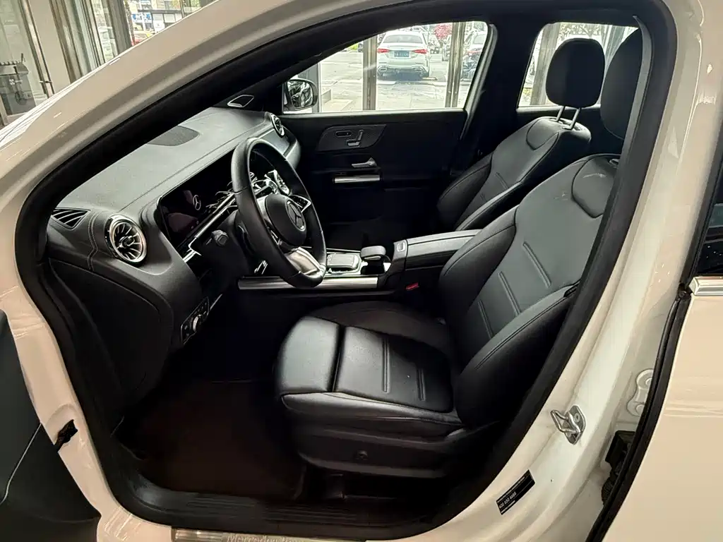 Mercedes-Benz GLA 2024