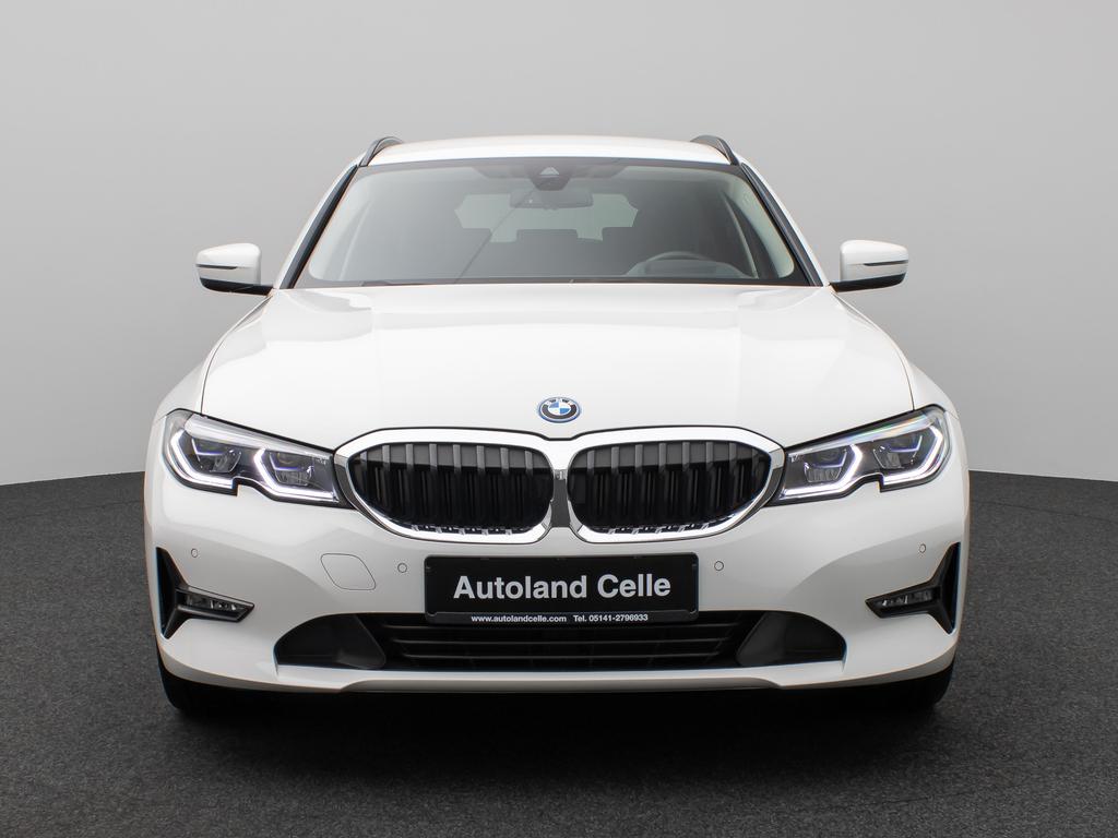 BMW 320 2022
