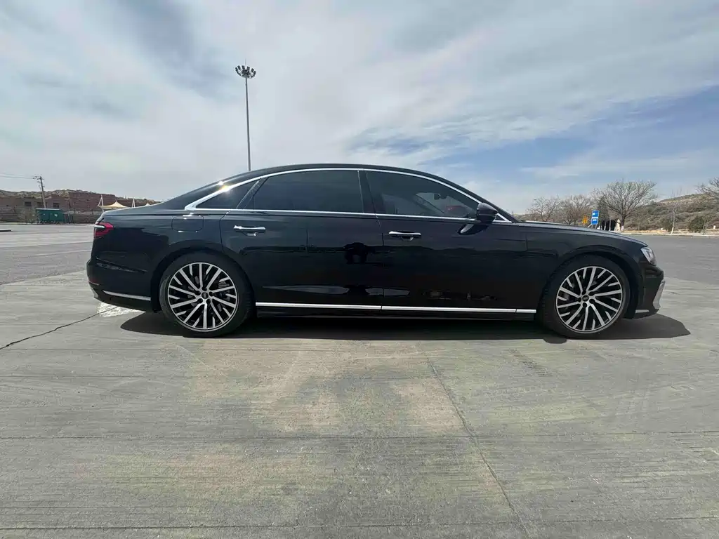 Audi A8 2025
