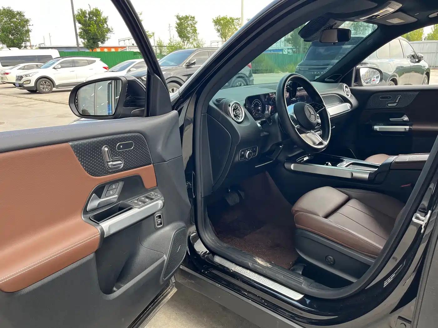 Mercedes-Benz GLB 2025