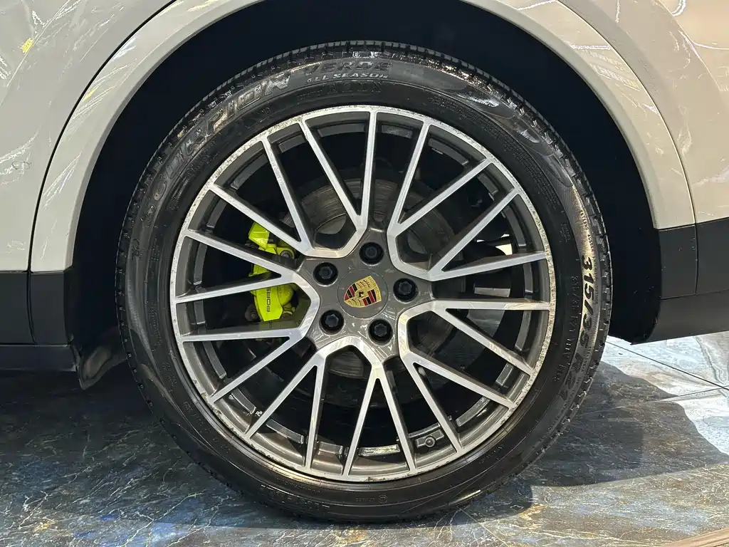 Porsche Cayenne 2021