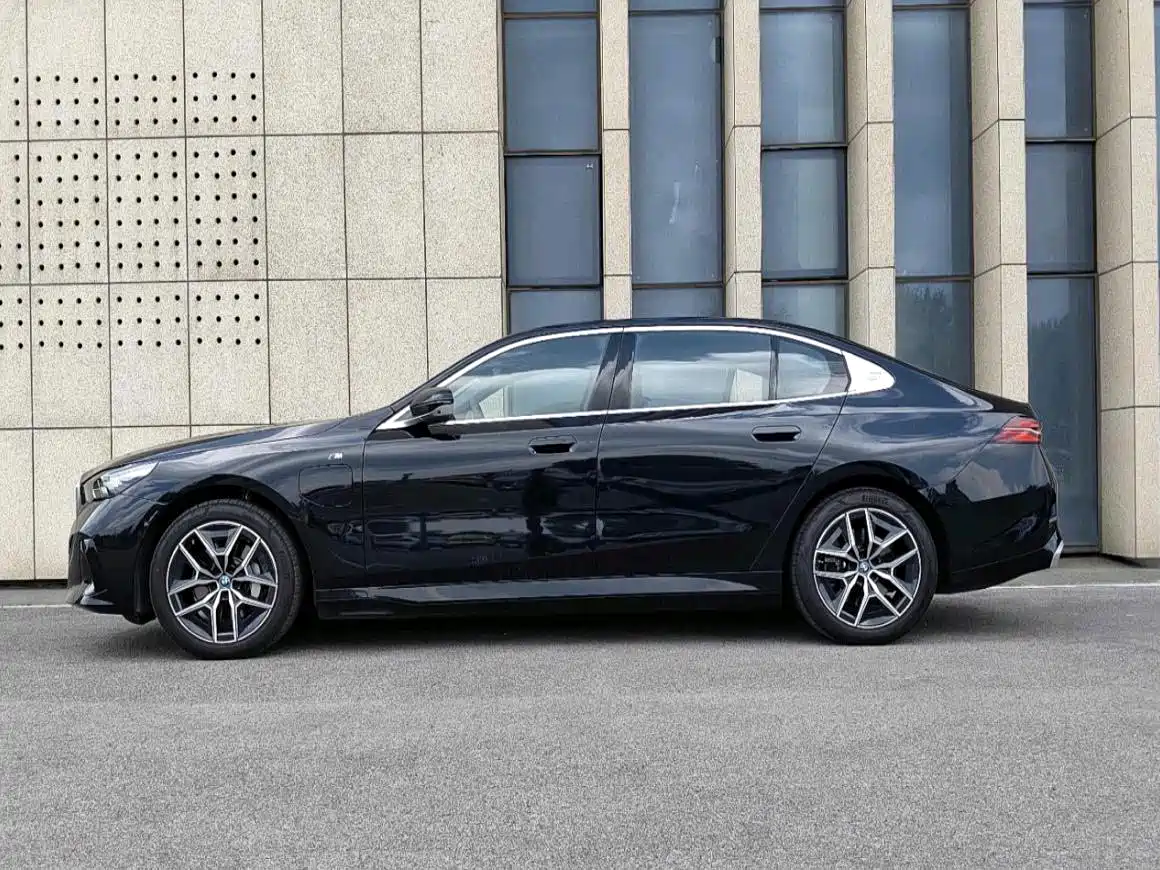BMW i5 2024