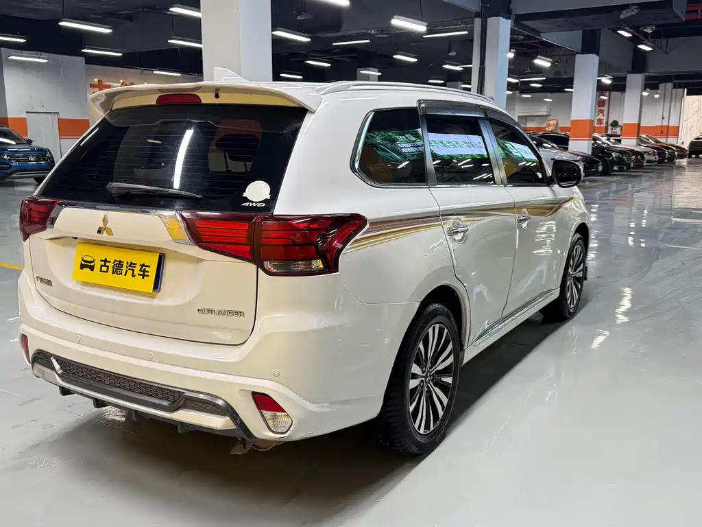 Mitsubishi Outlander 2021
