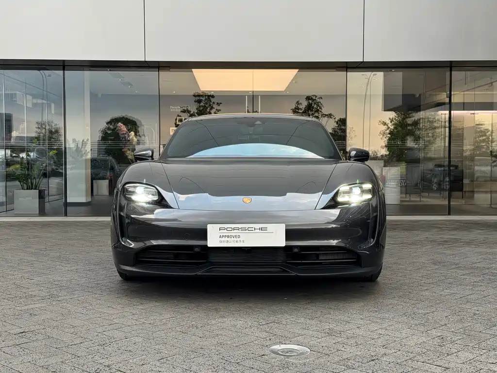 Porsche Taycan 2022