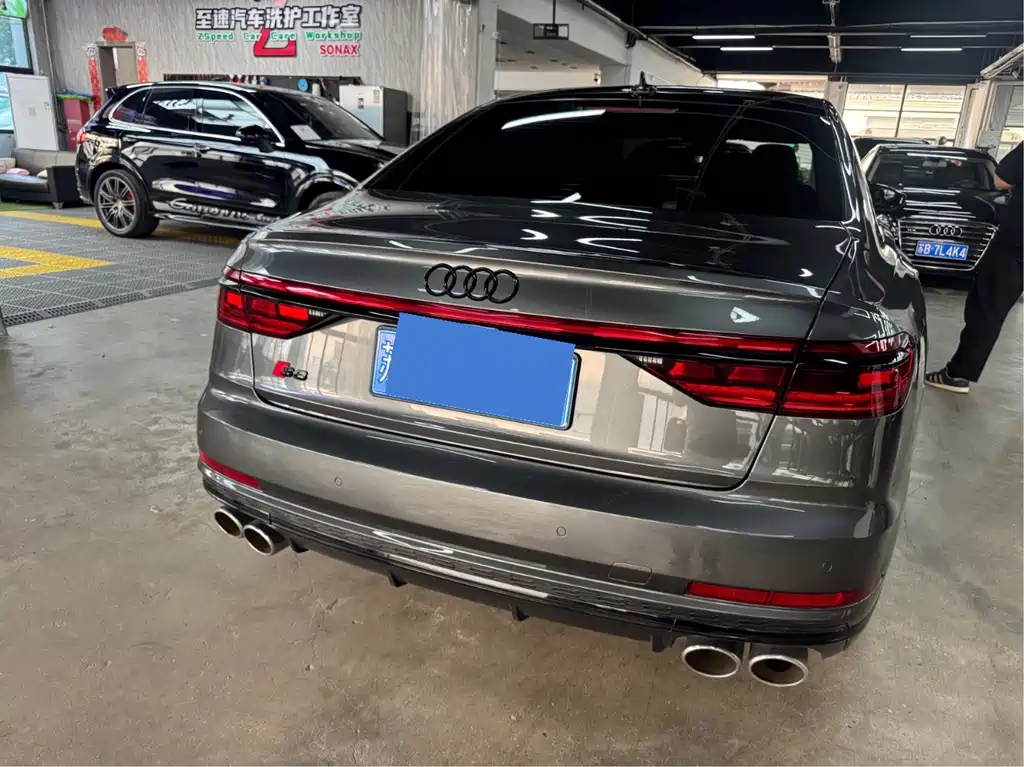 Audi S8 2021