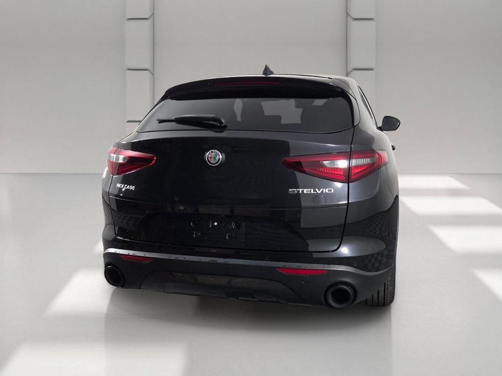 Alfa Romeo Stelvio 2023