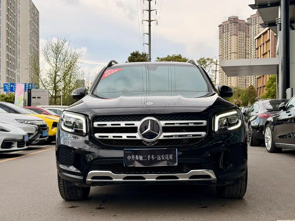 Mercedes-Benz GLB 2023