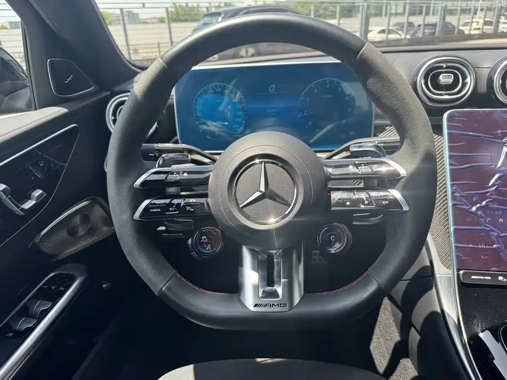 Mercedes-Benz C-Класс 2025