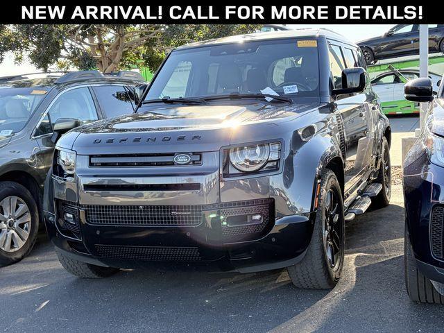 Land Rover Defender 2023